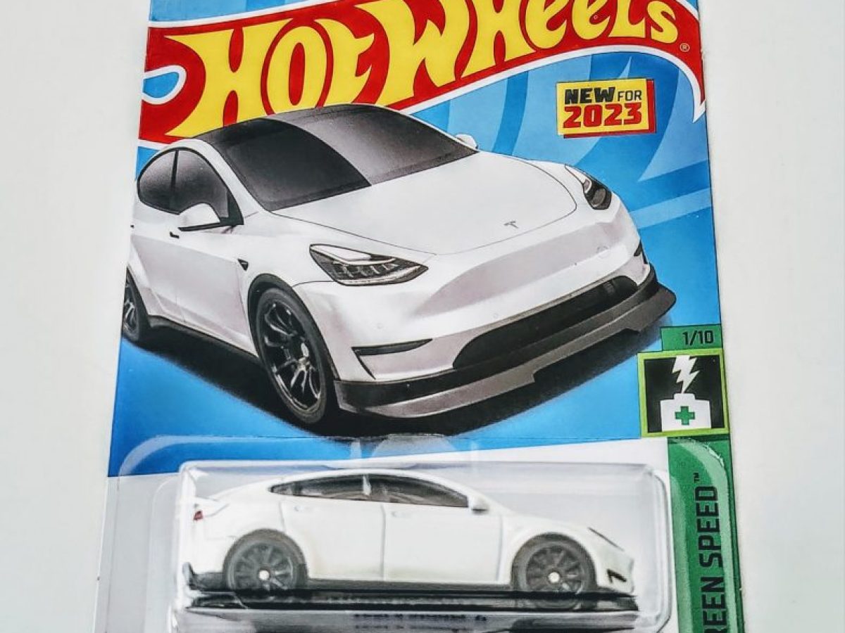 Hot Wheels 2023 HW Green Speed 1 of 10 Tesla Model Y white HKG28 - JTC  Collectibles