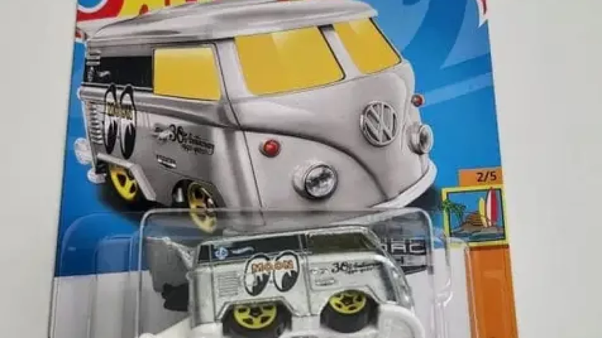 Hot Wheels 2023 Surfs Up 2 of 5 Kool Kombi Moon Eyes Zamac HKJ33 