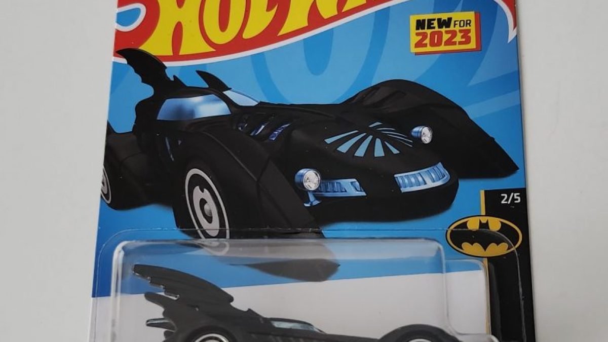Hot Wheels - Batman Forever Batmobile - HKG38 Escala Miniaturas by Mão na  Roda 4x4