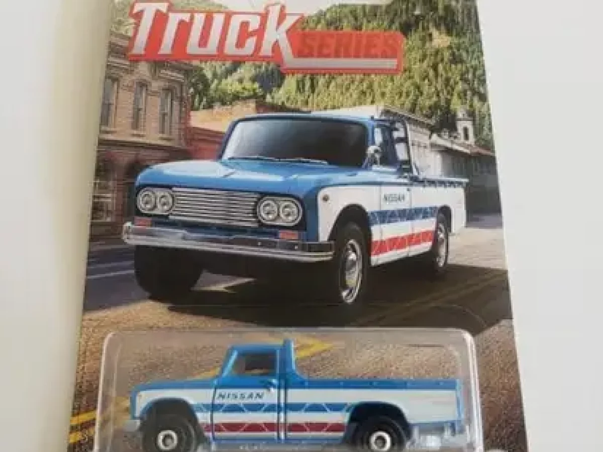 Matchbox 2021 Truck Series 8 of 12 1962 Nissan Junior - JTC 