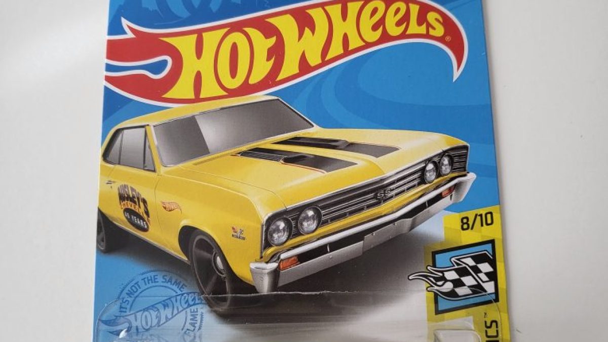 Hot Wheels 2021 HW Speed Graphics 8 of 10 1967 Chevelle SS 396