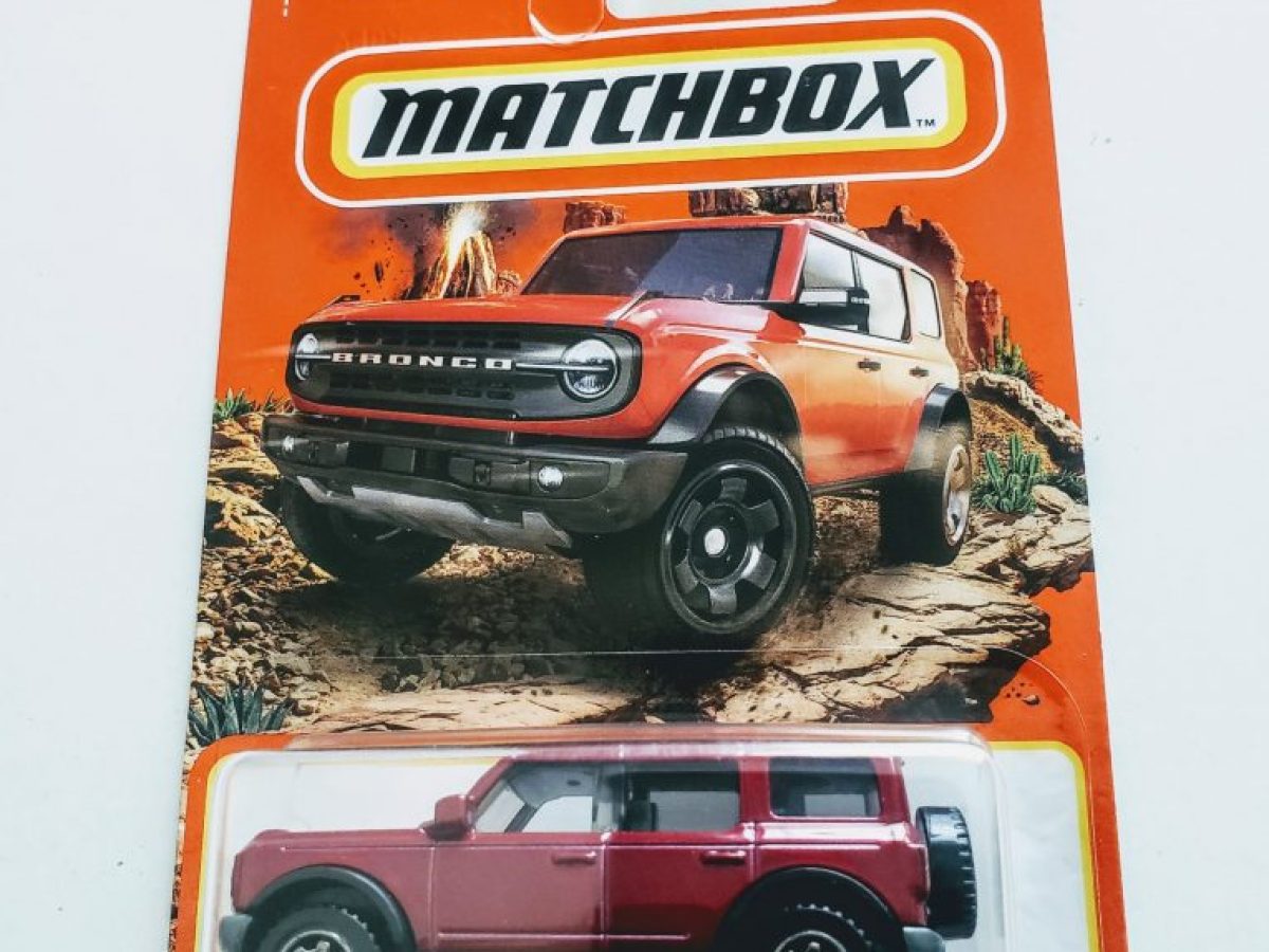 : Matchbox 2021 Ford Broncos 21/100 (Red) : Toys & Games