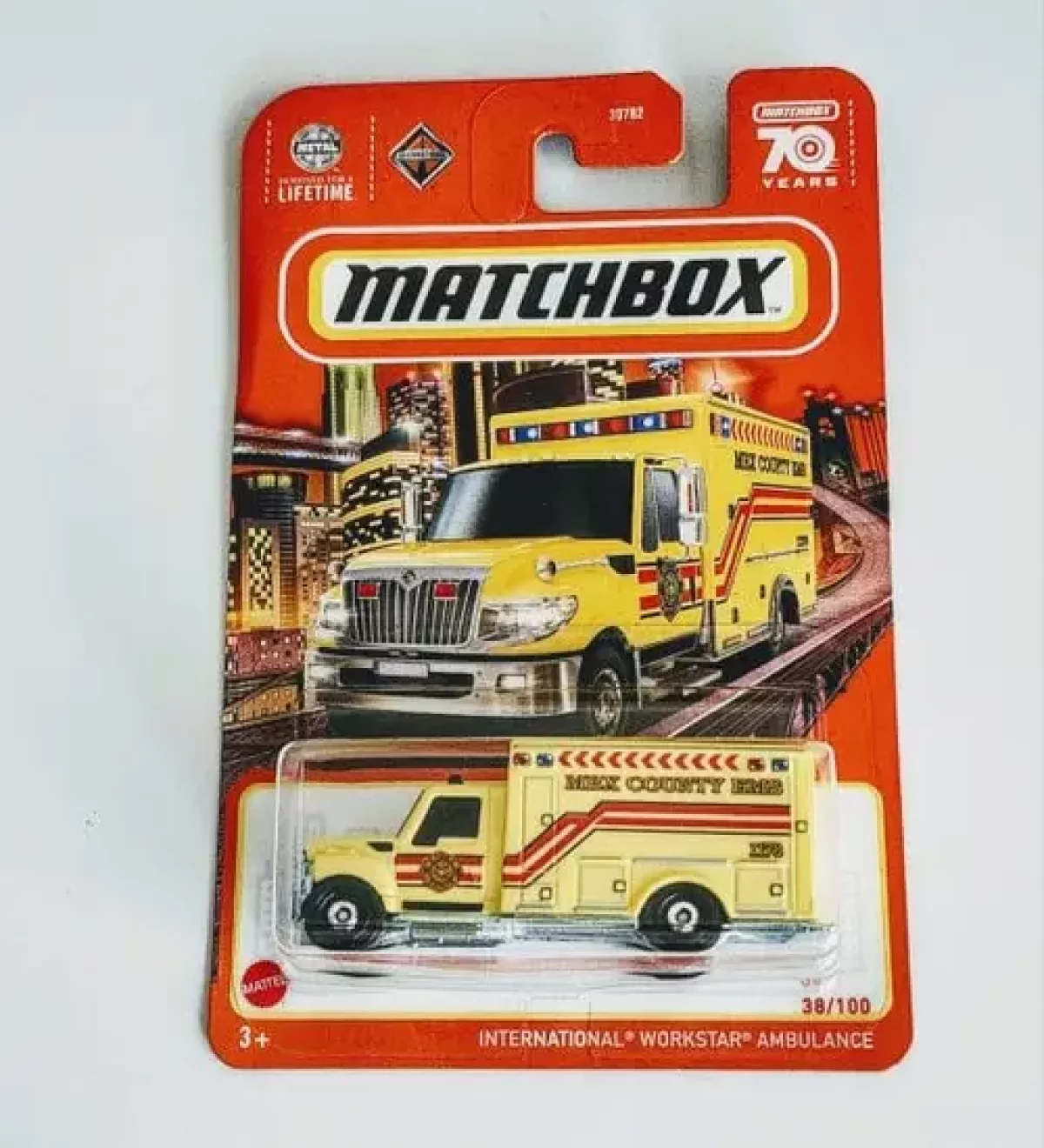 Matchbox 2023 38 of 100 – MBX highway – International Workstar 