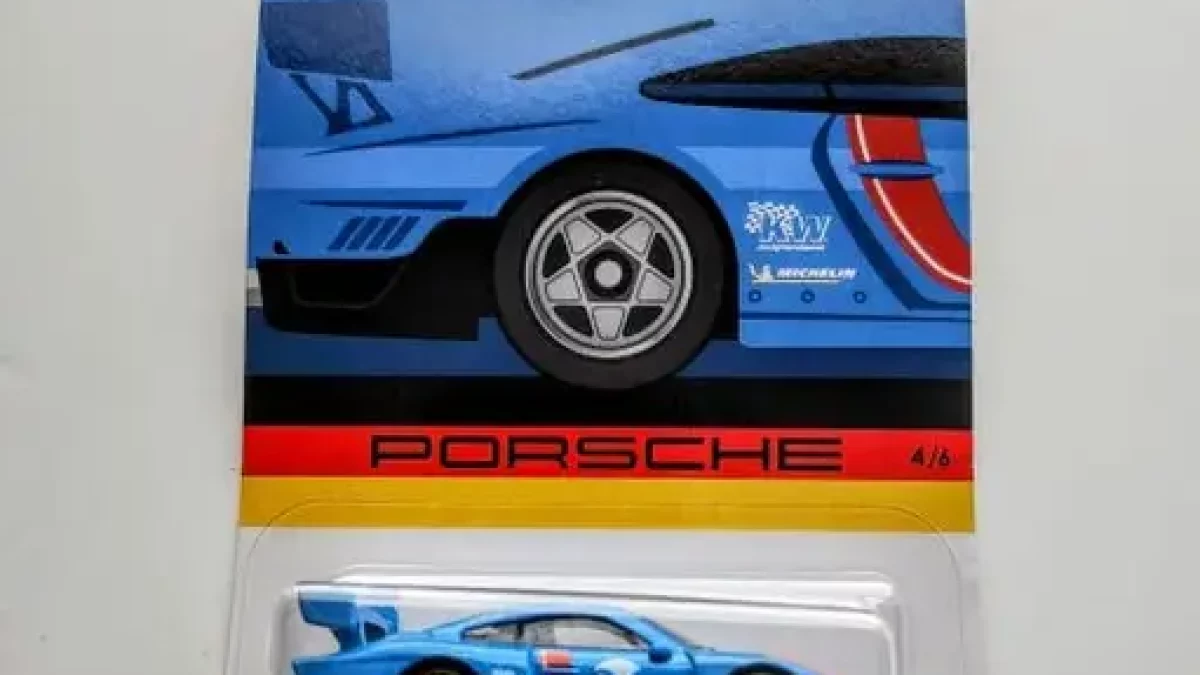 Hot wheels 2023 Porsche Series 4 of 6 Porsche 935 blue - JTC 