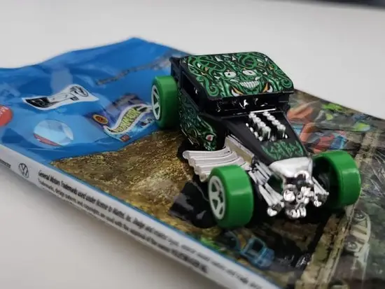 Hot Wheels 2023 Mystery Models series 2 - 4 of 10 Bone Shaker black/green (unopened)