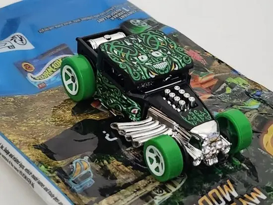 Hot Wheels 2023 Mystery Models series 2 - 4 of 10 Bone Shaker black/green (unopened)