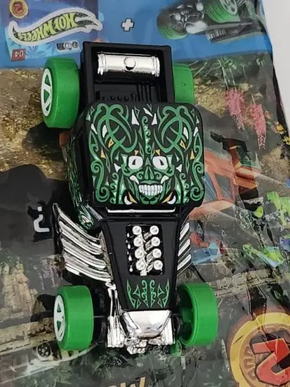 Hot Wheels 2023 Mystery Models series 2 - 4 of 10 Bone Shaker black/green (unopened)