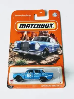 Matchbox 2021 MBX Offroad 42 of 100 1962 Mercedes-Benz 220 SE GVX53