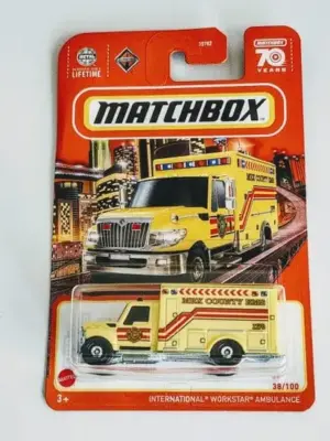 Matchbox 2023 38 of 100 - MBX highway - International Workstar Ambulance yellow HKW94