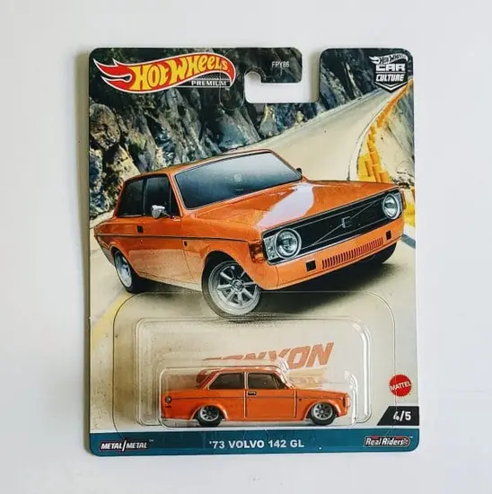 Hot wheels 2023 Car Culture Canyon Warriors 1 of 5 -1973 Volvo HKC52