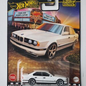Hot wheels Boulevard 2025 mix A - 1991 BMW M5 white JBL24