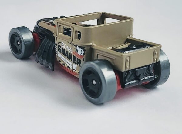 Hot wheels 2025 Mystery Models Series 2 - 4 of 10 Bone Shaker beige JCL08 (Unopened)