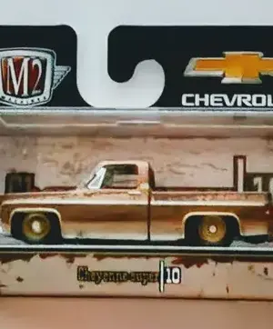 M2 Machines Auto-Thentics Series release 88 Rusty 1973 Chevrolet Cheyenne Super 10