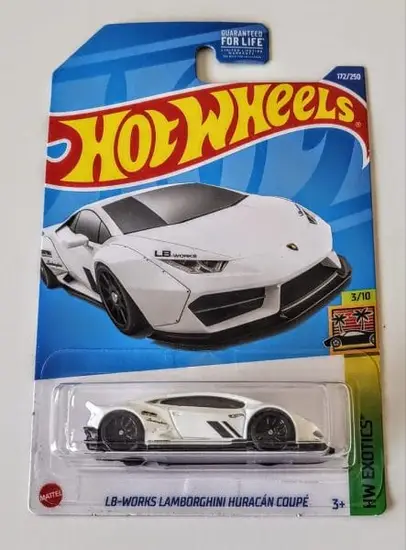Hot Wheels 2022 HW Exotics 3 of 10 LB-Works Lamborghini Huracan Coupe white HCT97