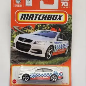 Matchbox 2023 35 of 100 MBX Highway Holden VF Commodore SSV white (Australian police) car HKW28