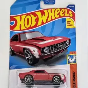 Hot Wheels 2022 Muscle Mania 2 of 10 1969 COPO Camaro red HCV68
