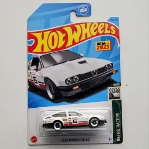 Hot Wheels 2023 Retro racers 10 of 10 Alfa Romeo GTV6 3.0 White HKJ83