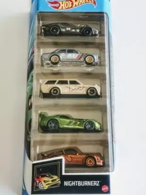 Hot Wheels 2021 Night Burnerz 5 pack - Datsun 510 Datsun Wagon GTN47