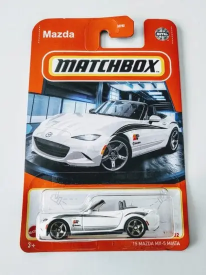 Matchbox 2022 MBX Showroom 61 of 102 - 2015 Mazda MX-5 Miata White HPF59