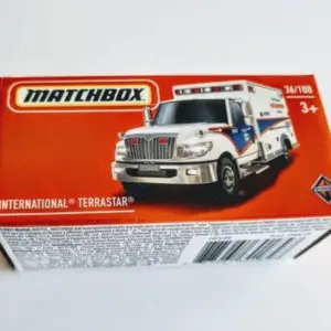 Matchbox 2022 Power Grabs MBX City 36 of 100 International Terrastar Peel Regional Ambulance white HFV46