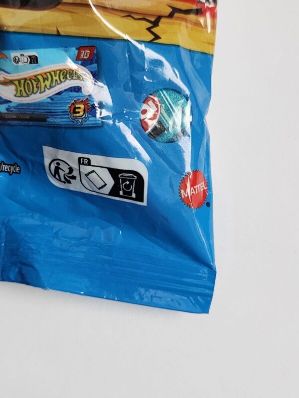 Hot Wheels 2024 Mystery Models Series 3 -1 of 10 - 1984 Audi Quattro  blue (chase) FWG04