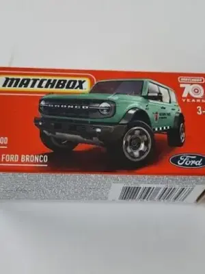Matchbox 2023 Power grabs 25 of 100 MBX Off road - 2021 Ford Bronco National Park  Green HLF25