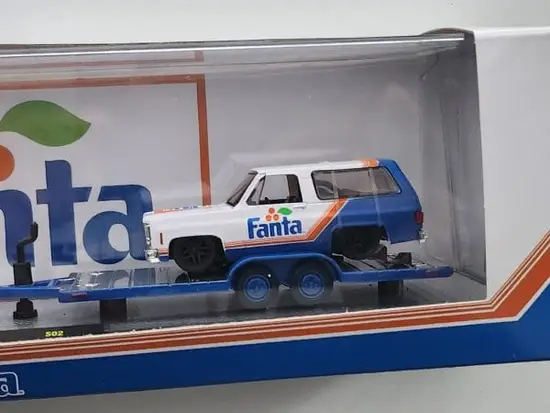 M2 machines Auto Hauler Coco cola series 56000-S02 1973 GMC Sierra 3500 & 1973 GMC Jimmy Sierra white Fanta Livery 23-05