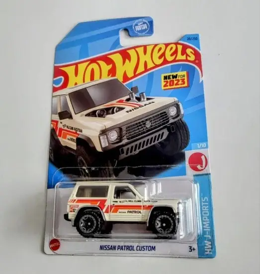 Hot Wheels 2023 HW J-Imports 1 of 10 Nissan Patrol Custom Ivory HKG23