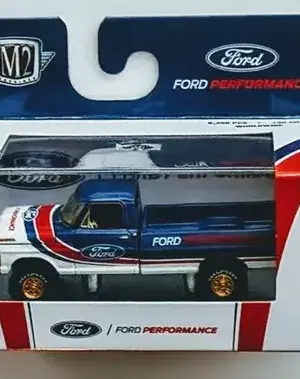 M2 Machines Auto-Thentics series 32500-R87 - 1972 Ford F-250 Custom 4x4 gold chase (limited 750 pcs) 24-32