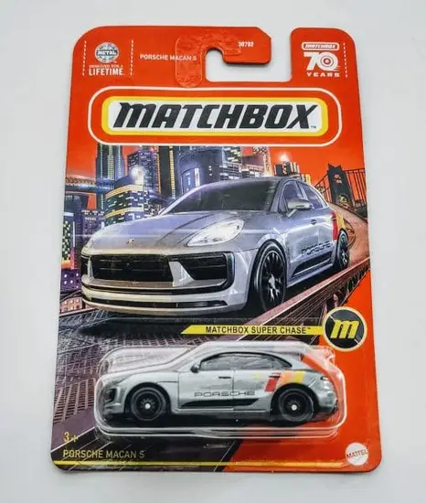 Matchbox 2023 MBX City Porsche Macan S Super Chase Volcano Grey Metallic HKX28