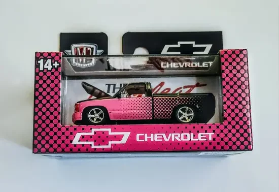 M2 Machines series 32600-R 78 - 1992 Chevrolet C1500 SS 454 pink 24-34