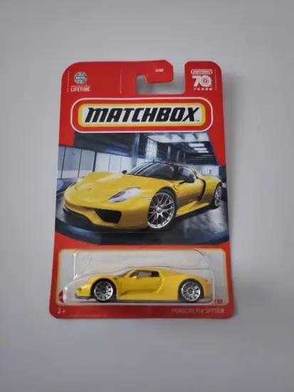 Matchbox 2023 4 of 100 MBX Showroom  Porsche 918 Spyder yellow HKW74