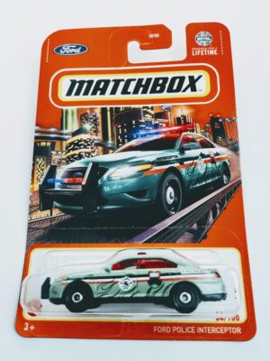 Matchbox 2024 - MBX Highway 64 of 100 - Ford Police Interceptor green Fire Rescue (National Parks)