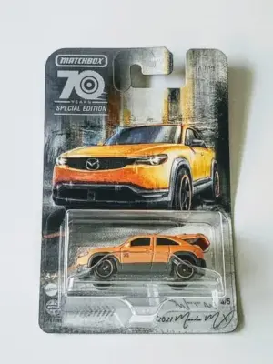 Matchbox 2023 Moving Parts 70th Special edition 4 of 5 - 2021 Mazda MX orange HMV16