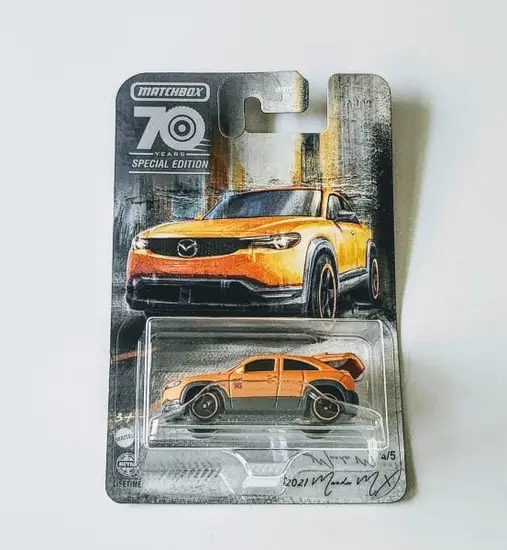 Matchbox 2023 Moving Parts 70th Special edition 4 of 5 - 2021 Mazda MX orange HMV16
