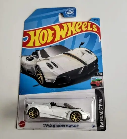 Hot Wheels 2023 HW Roadsters 2 of 10 Pagani Huarya Roadster white HKH37