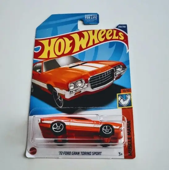 Hot Wheels 2022 muscle Mania 10 of 10 - 1972 Ford Gran  Torino orange