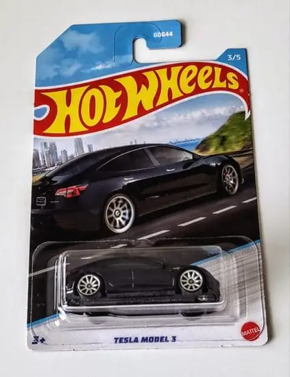 Hot Wheels 2022 Luxury Sedan Series 3 of 5 Tesla Model 3 Black HDH14