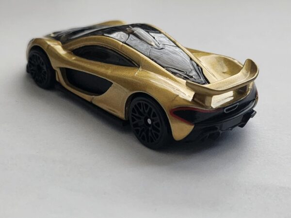 Hot wheels 2025 Multi-pack exclusive Mclaren P1 gold CFH20