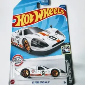 Hot Wheels 2022 Retro Racers 4 of 10 - 1967 Ford GT-40 MK.IV Gulf White HCW67 (Ryus Rides)