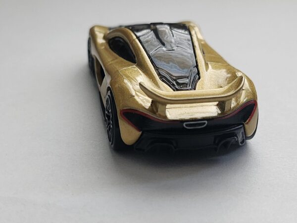 Hot wheels 2025 Multi-pack exclusive Mclaren P1 gold CFH20