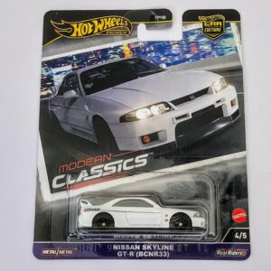Hot wheels 2024 Modern Classics 4 of 5 Nissan Skyline GT-R (BCNR33) white greddy HRV99