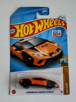 Hot wheels 2024 HW Dirt 6 of 10 - Lamborghini Huracan Sterrato orange HRY87