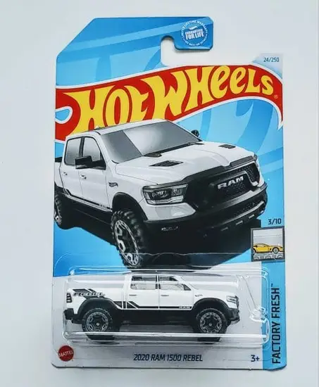 Hot wheels 2024 Factory Fresh -2020 Ram 1500 Rebel white HCT52