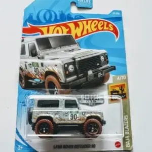 Hot Wheels 2021 Baja Blazers 4 of 10 - Landrover Defender 90 Zamac GTD26