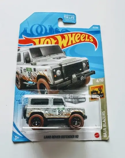 Hot Wheels 2021 Baja Blazers 4 of 10 - Landrover Defender 90 Zamac GTD26