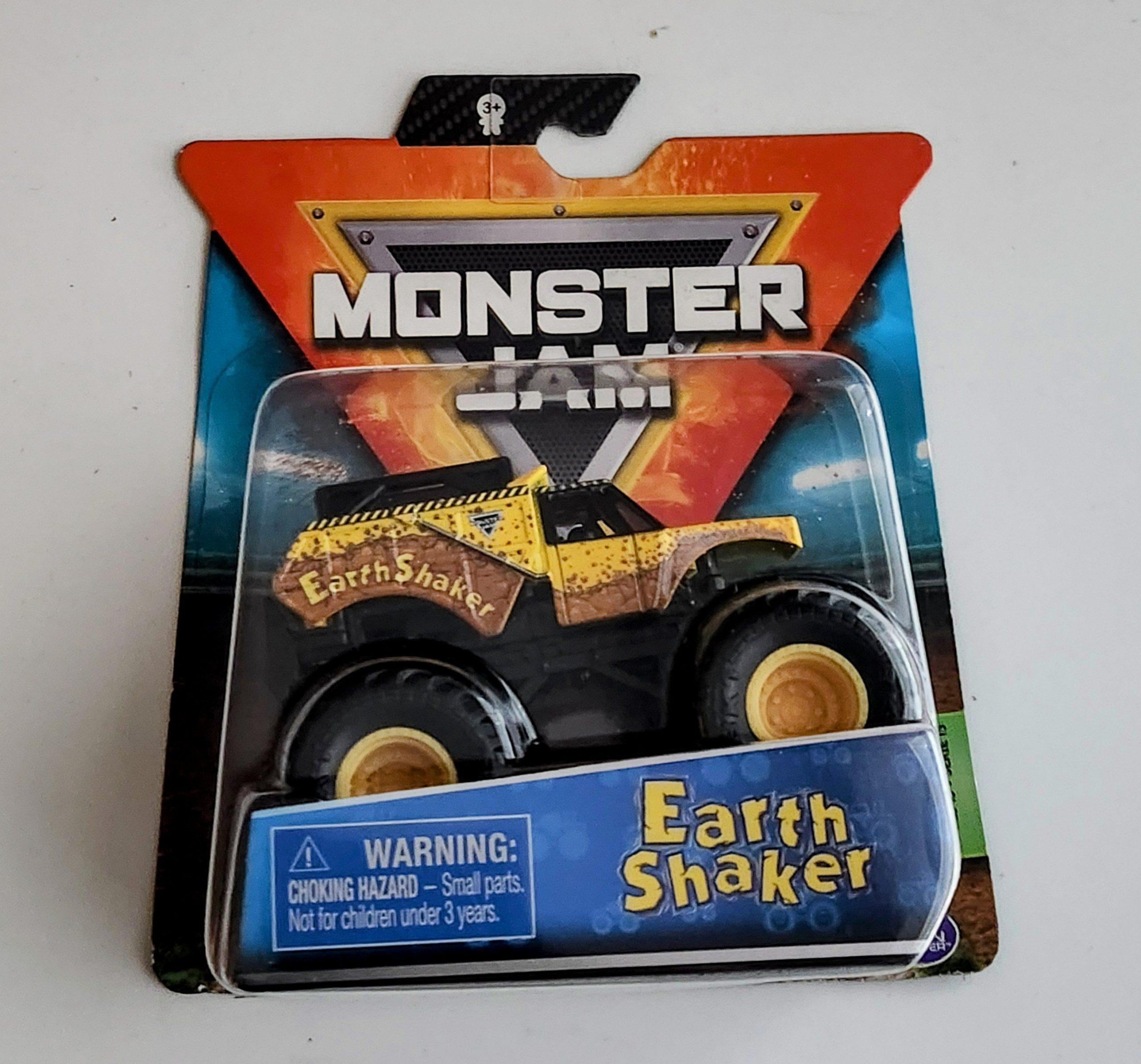 Monster jam series 15 - Earth shaker Ride Along Truck Chase