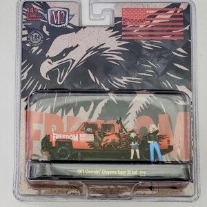 M2 Machines Diorama Series 67500-R15 - 1973 Chevrolet Cheyenne Super 30 4x4 orange 25-24