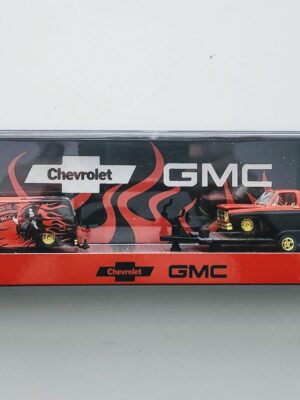 M2 Machines Auto Haulers Series 36000-R84 1973 Chevrolet Van G10 and 1976 GMC Sierra Grande 15 Custom Chase 25-06 )(Limited to 750pcs)