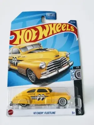 b974fa8f-4691.webp Hot Wheels 2022 Rod Squad 1 of 5 -1947 Fleetline Moon Eyes Yellow HCV91